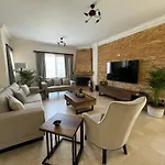 Villa Hillside With Sea Views *