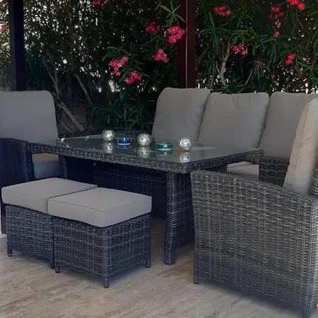 Hillside With Sea Views Villa