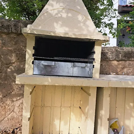 Hillside With Sea Views Vilă