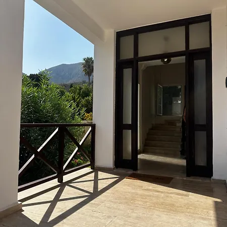 Villa Hillside With Sea Views