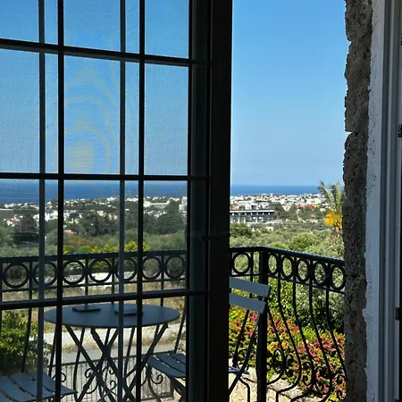 Hillside With Sea Views Villa *