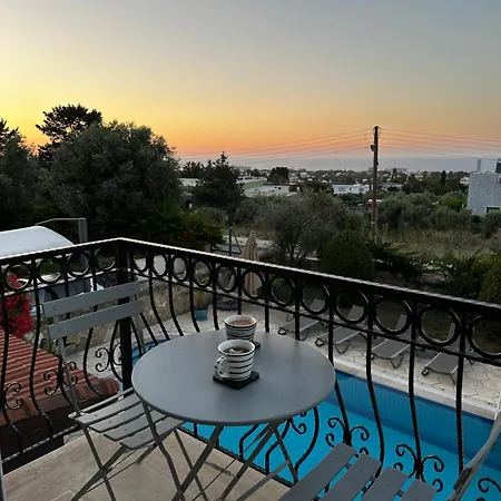 Villa Hillside With Sea Views Cirénia