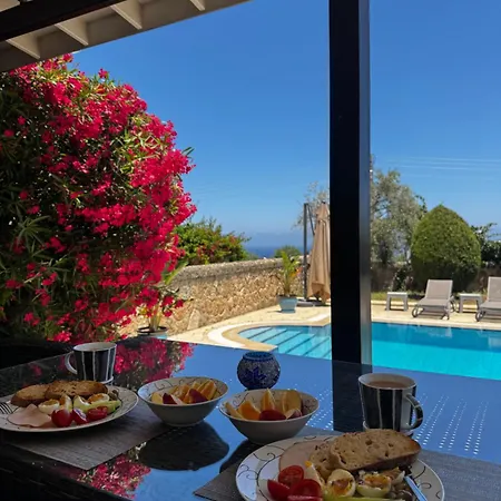 Hillside With Sea Views * Cirénia