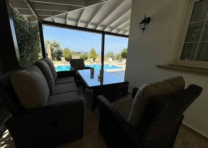 Hillside With Sea Views キレニア